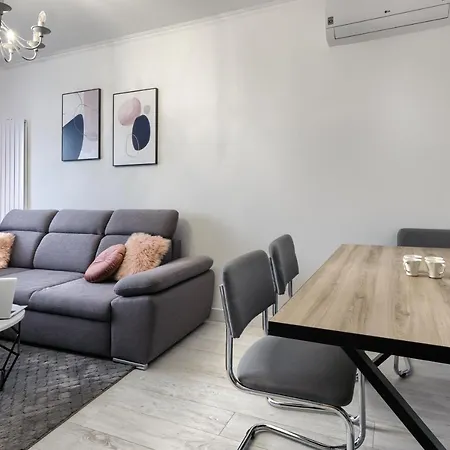 Kazou Service Przy Arkadii * Warszawa